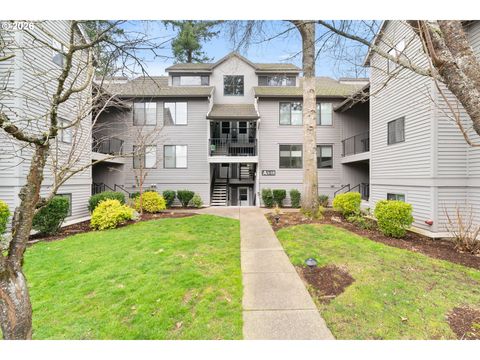 4000 CARMAN DR A17 Lake Oswego OR 97035