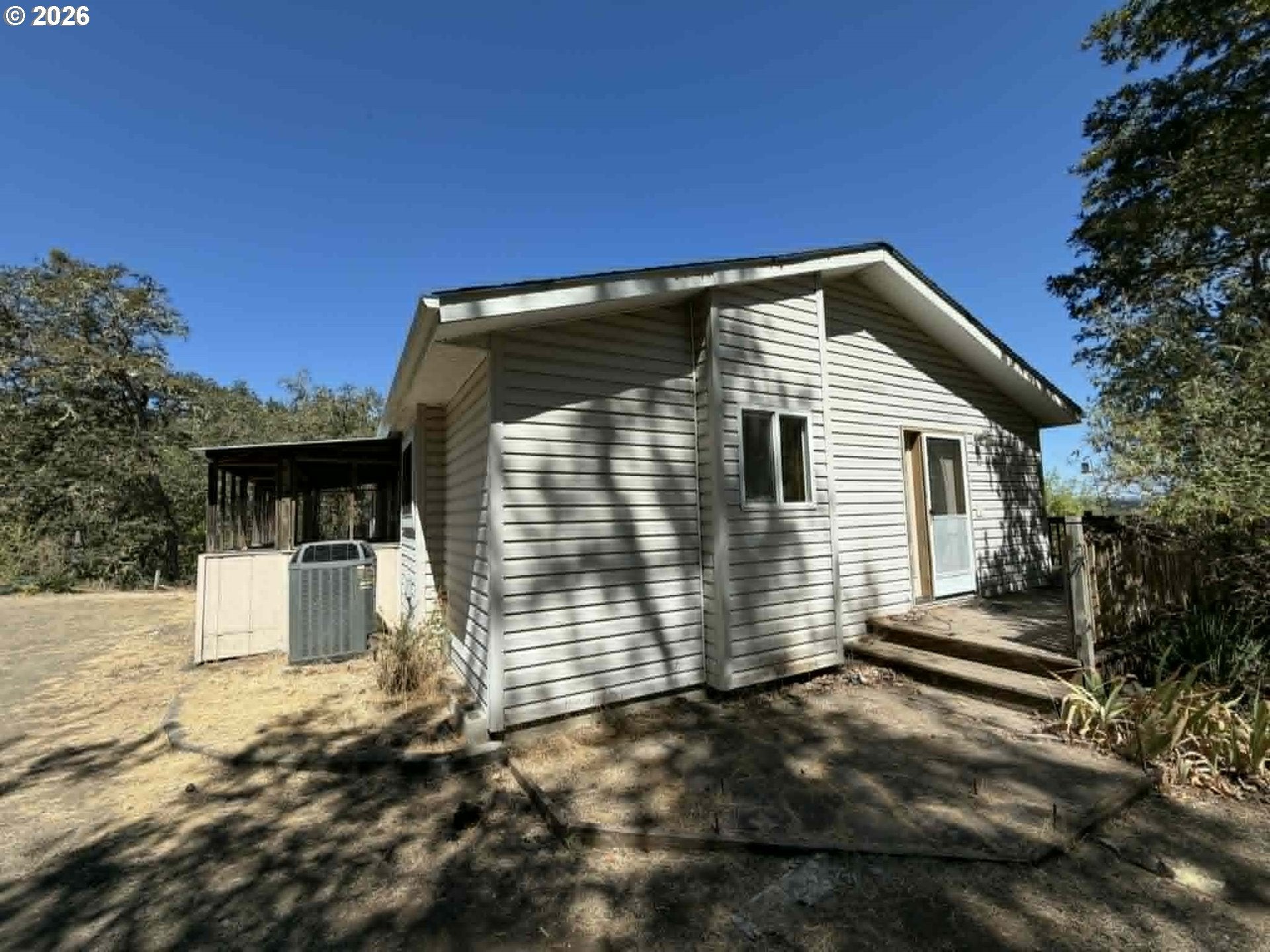 338 TOPAZ LN