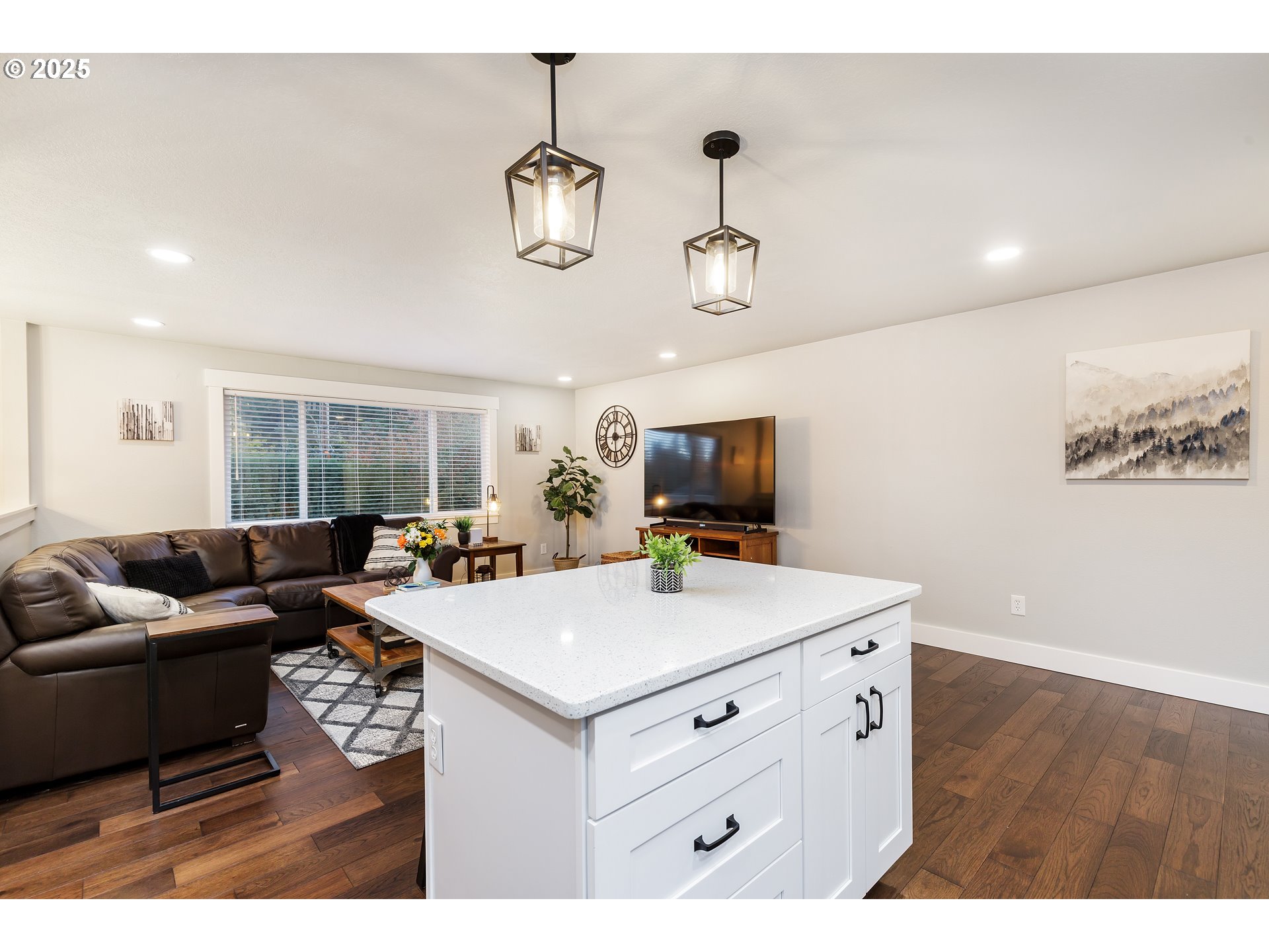 19496 S SOUTH END RD