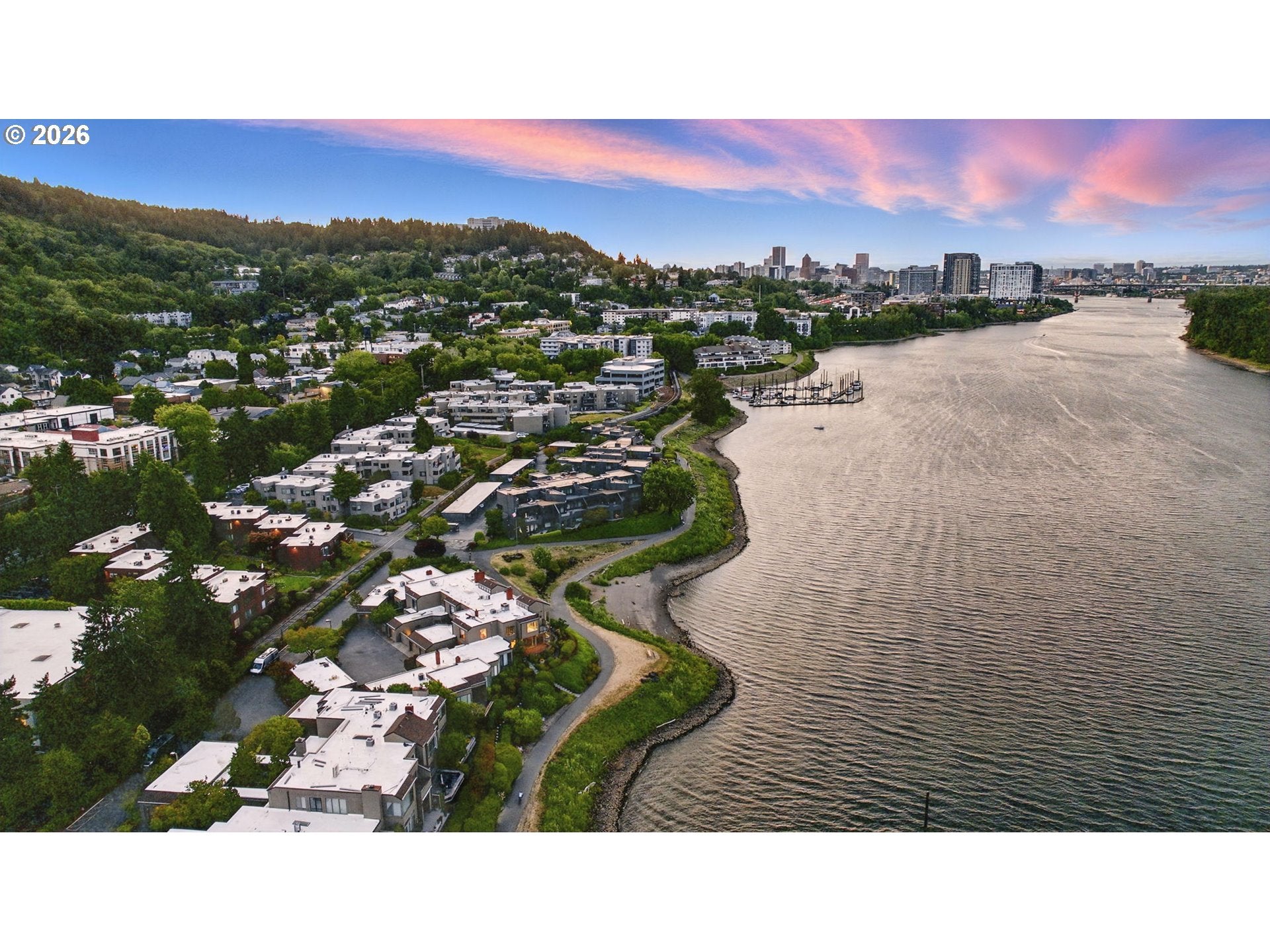 6118 S RIVERPOINT LN — 3 bed 2 bath Condominium