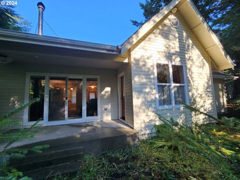 A home in Port Orford