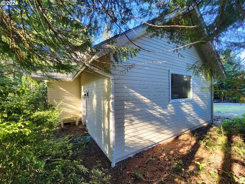 A home in Port Orford