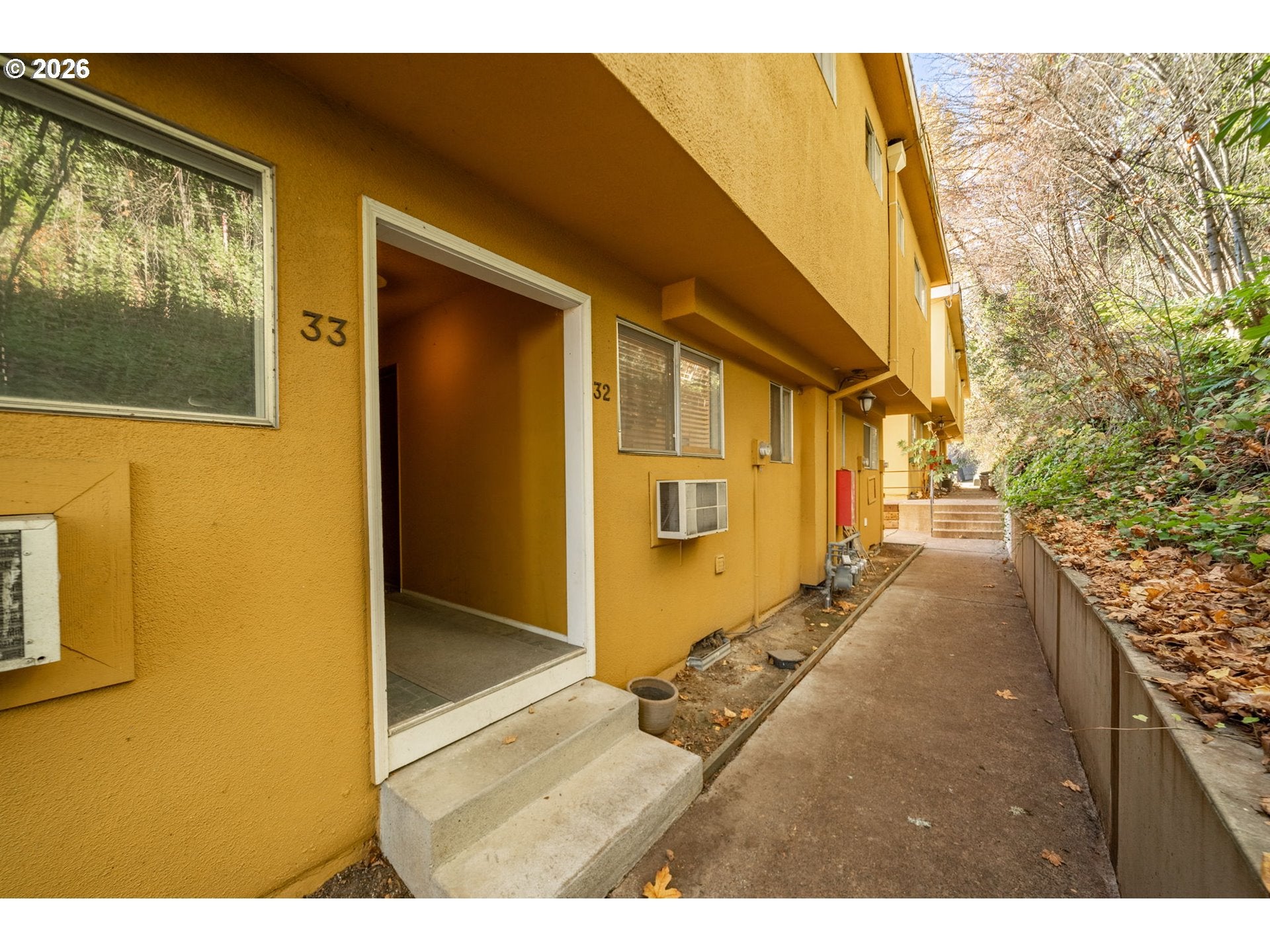 847 SW BROADWAY DR 32