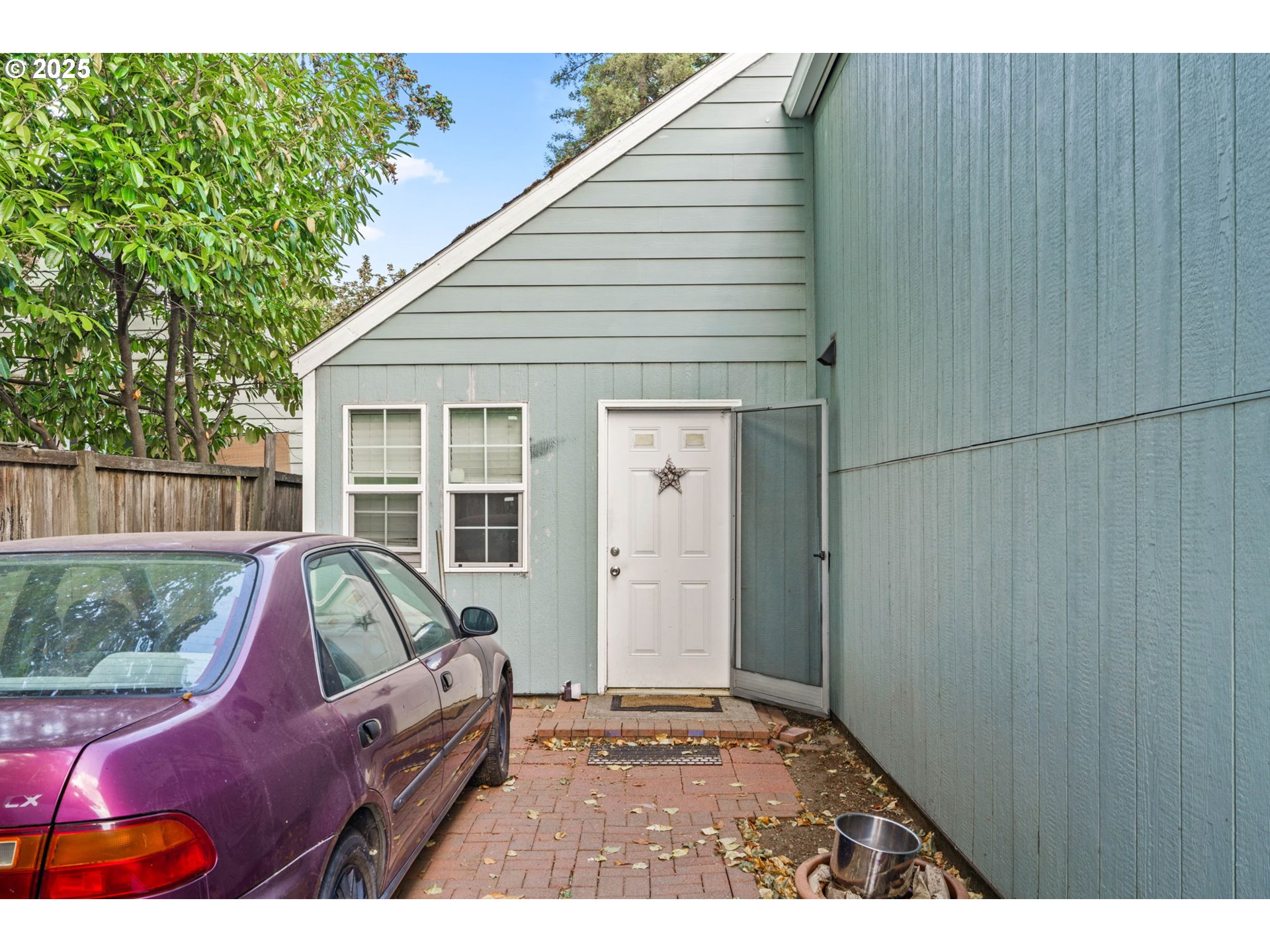 185 N SENECA RD