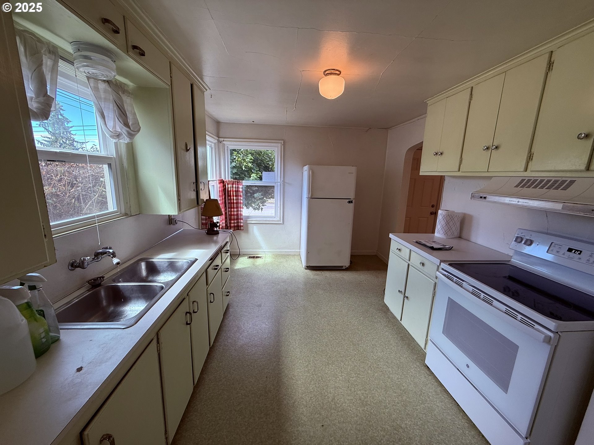 810 W 18TH AVE