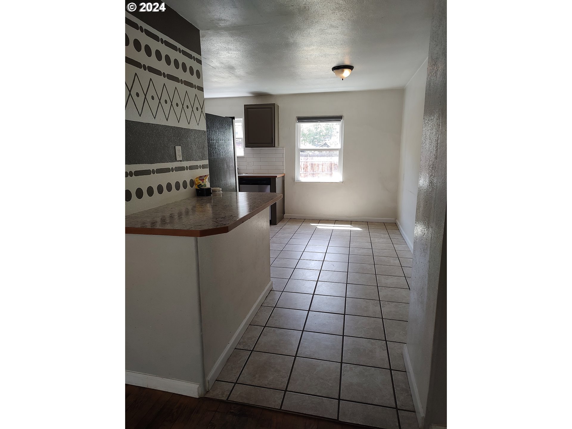 411 S CANYON BLVD