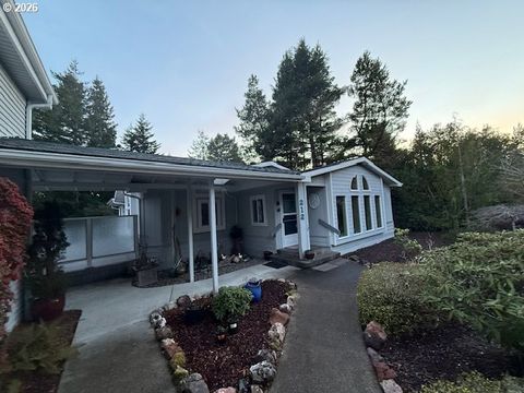 212 MUNSEL CREEK LOOP Florence OR 97439