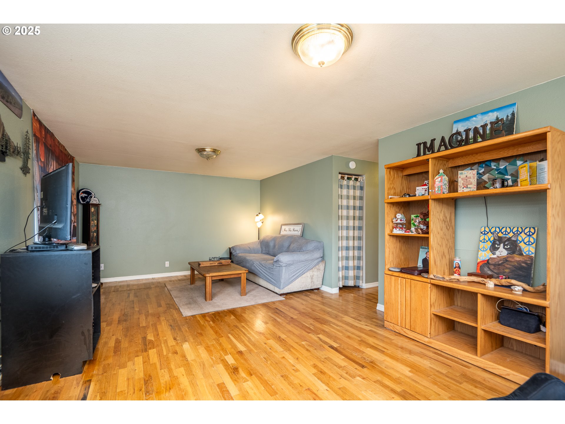 460 W OREGON AVE