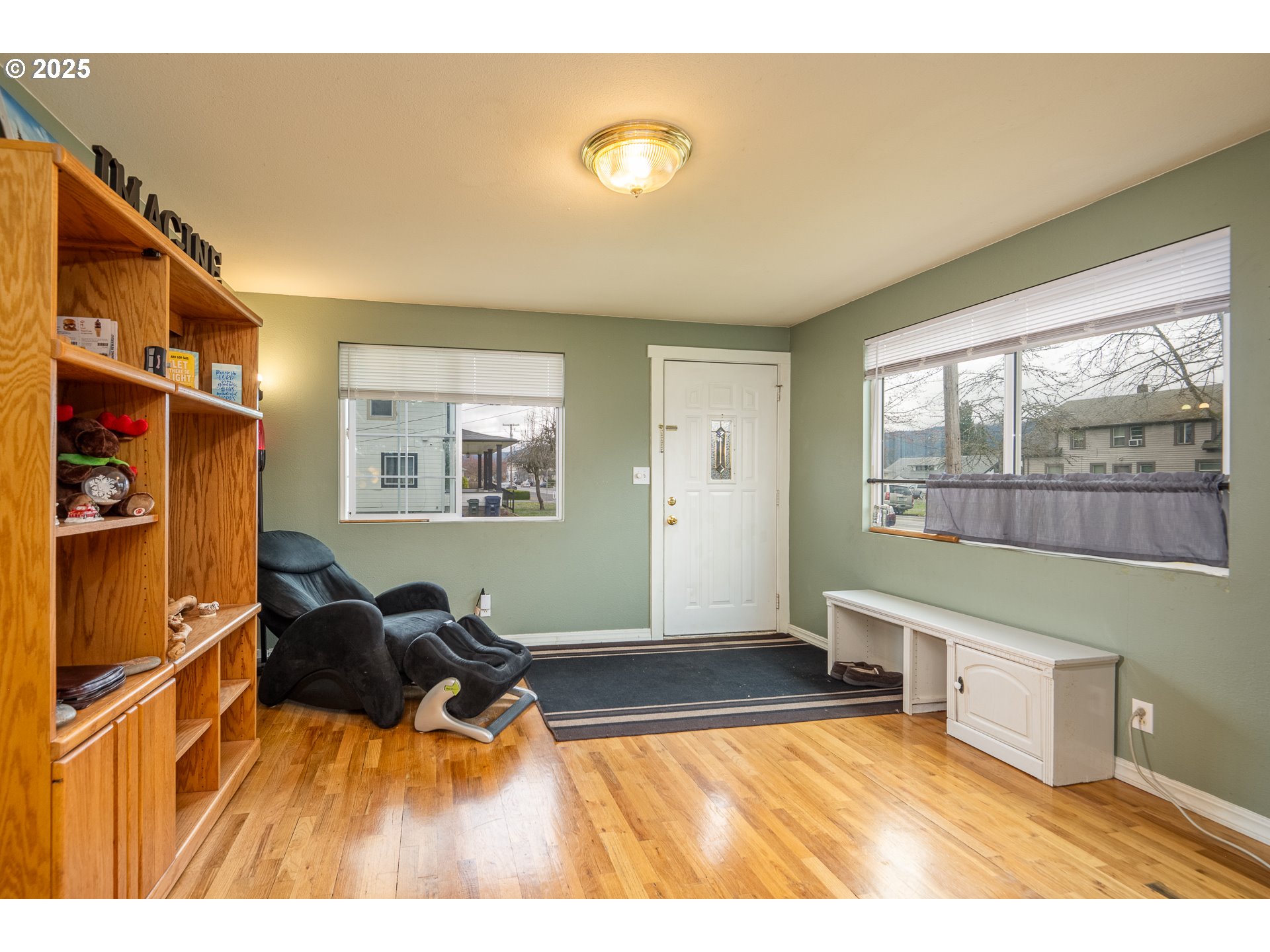 460 W OREGON AVE