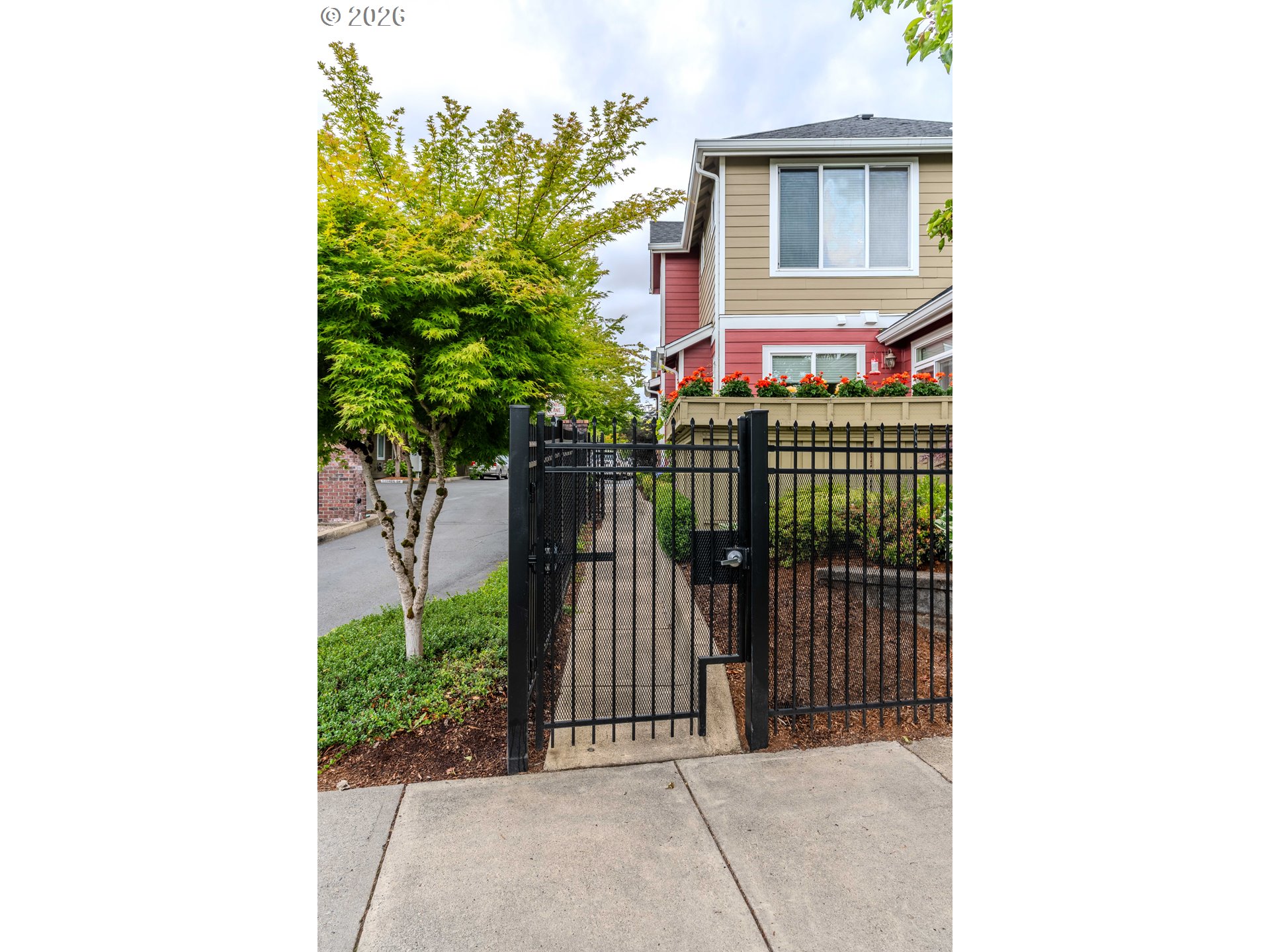 866 NW COUNCIL DR