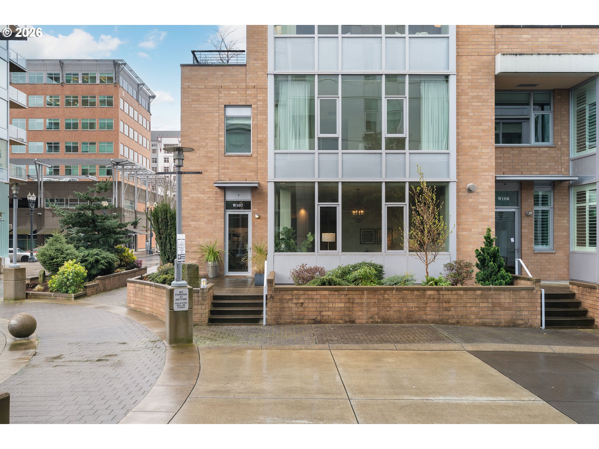 1930 S RIVER DR W107