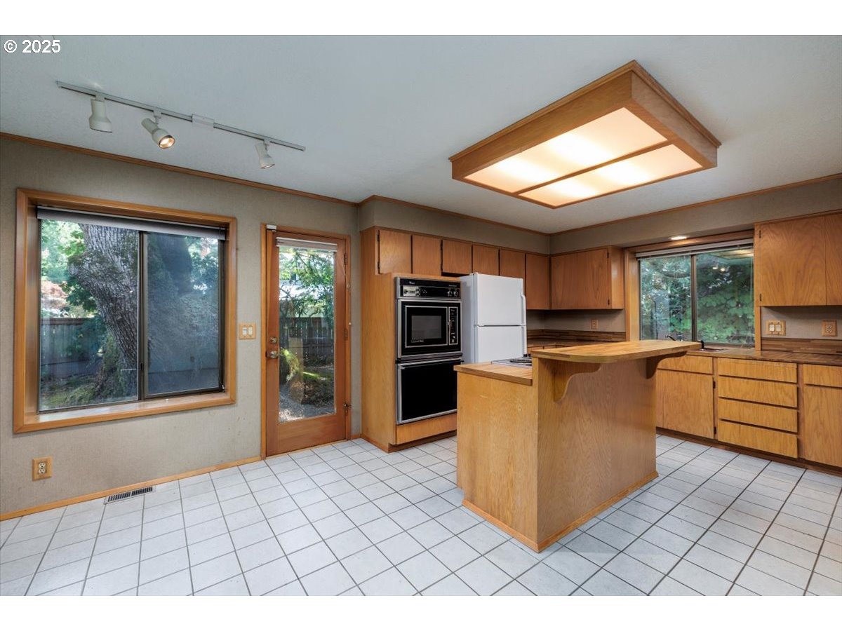 17230 SW RIVENDELL DR