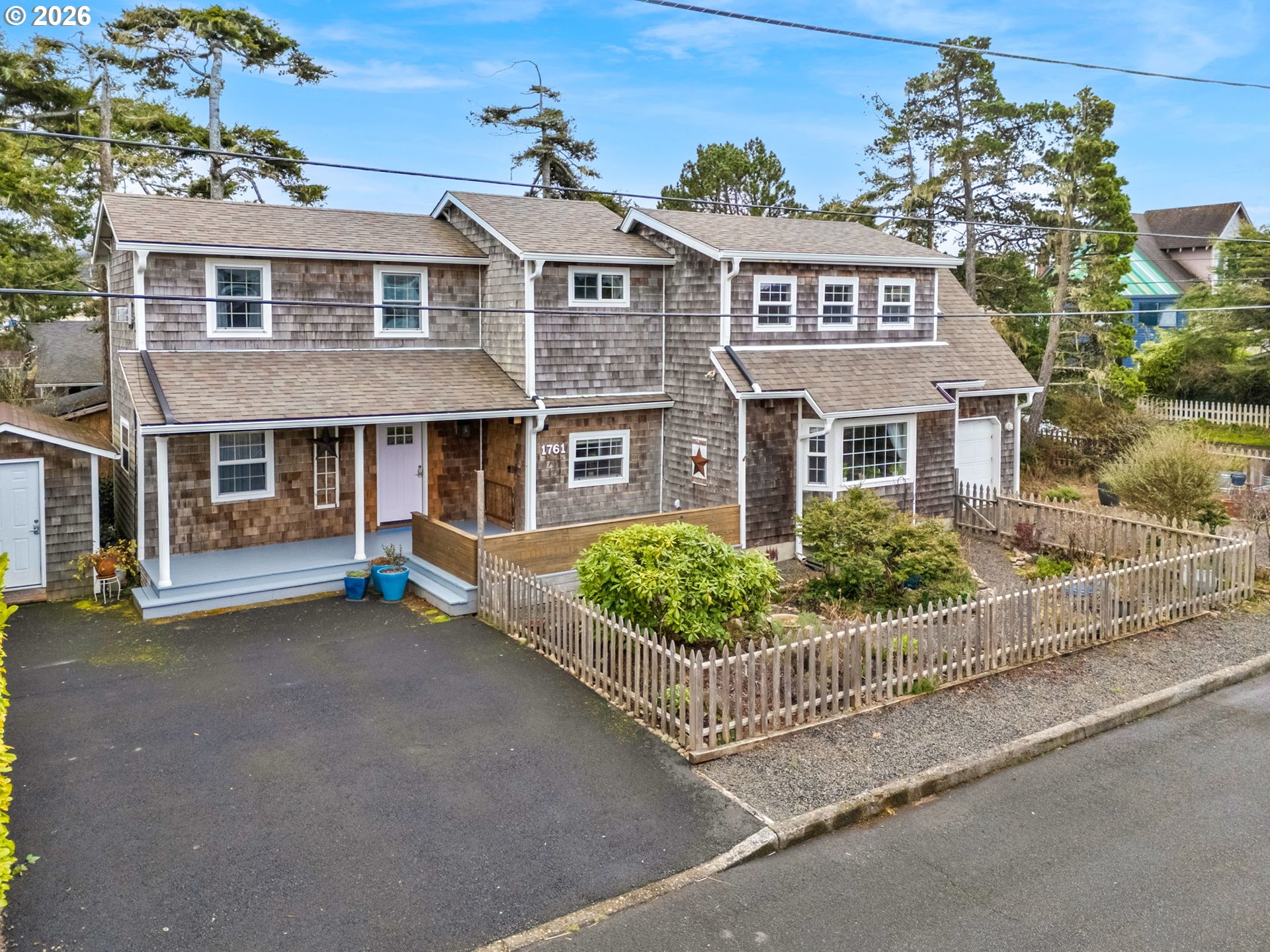 Photo 1 of 48 — 1761 S EDGEWOOD ST, Seaside, OR 97138