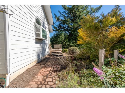 A home in Coquille