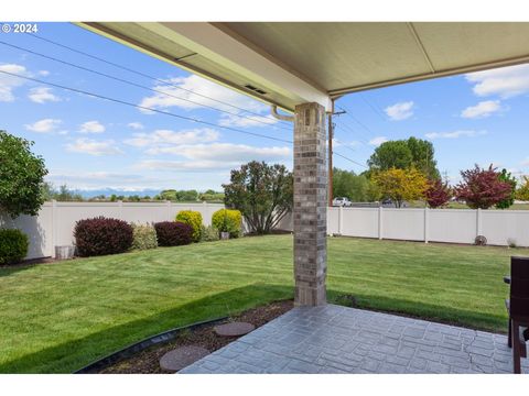 A home in Baker City