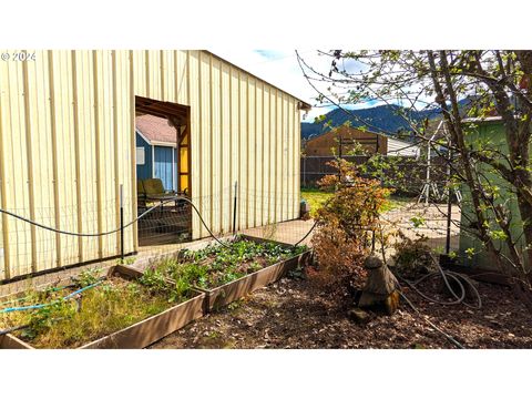 Tiny photo for 47880 W 2nd St, Oakridge, OR 97463 (MLS # 264158548)
