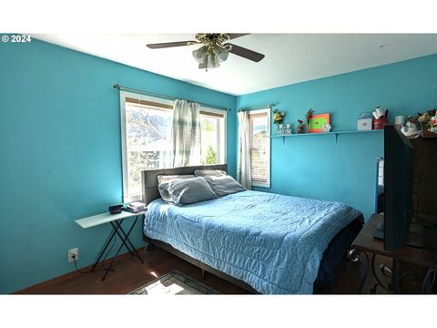 Tiny photo for 47880 W 2nd St, Oakridge, OR 97463 (MLS # 264158548)