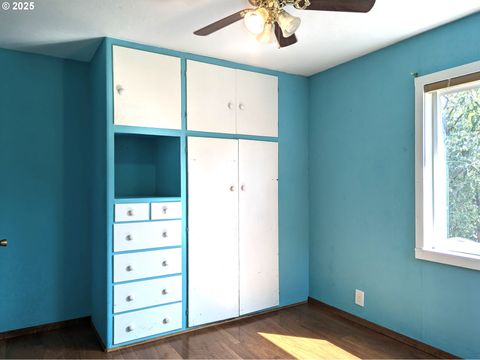 Tiny photo for 47880 W 2nd St, Oakridge, OR 97463 (MLS # 264158548)