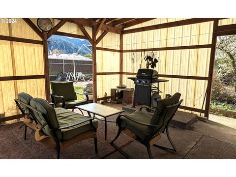 Tiny photo for 47880 W 2nd St, Oakridge, OR 97463 (MLS # 264158548)