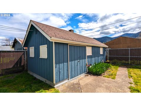 Tiny photo for 47880 W 2nd St, Oakridge, OR 97463 (MLS # 264158548)