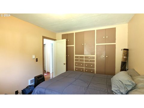 Tiny photo for 47880 W 2nd St, Oakridge, OR 97463 (MLS # 264158548)