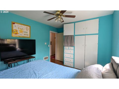 Tiny photo for 47880 W 2nd St, Oakridge, OR 97463 (MLS # 264158548)