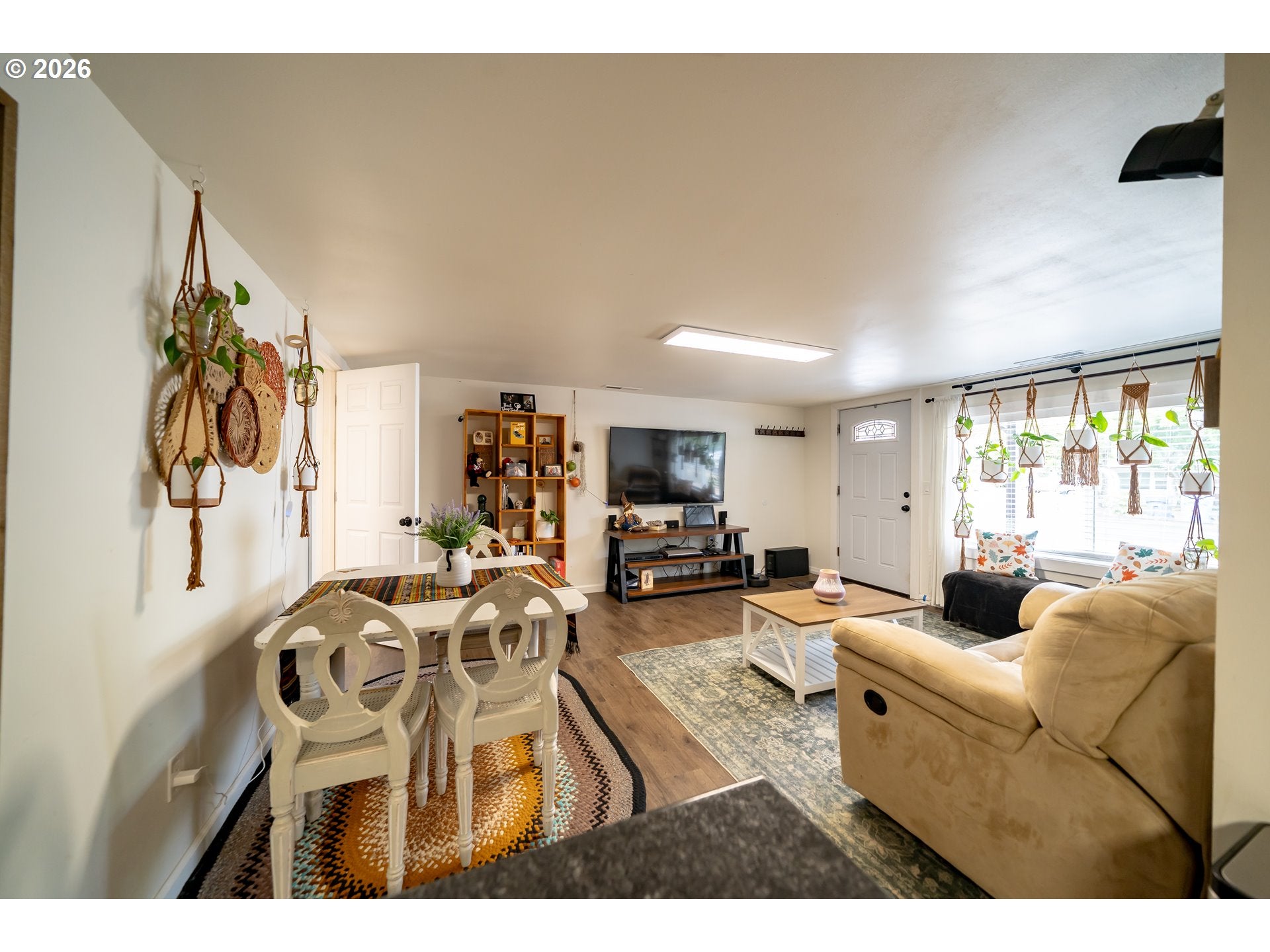 230 HIGH ST