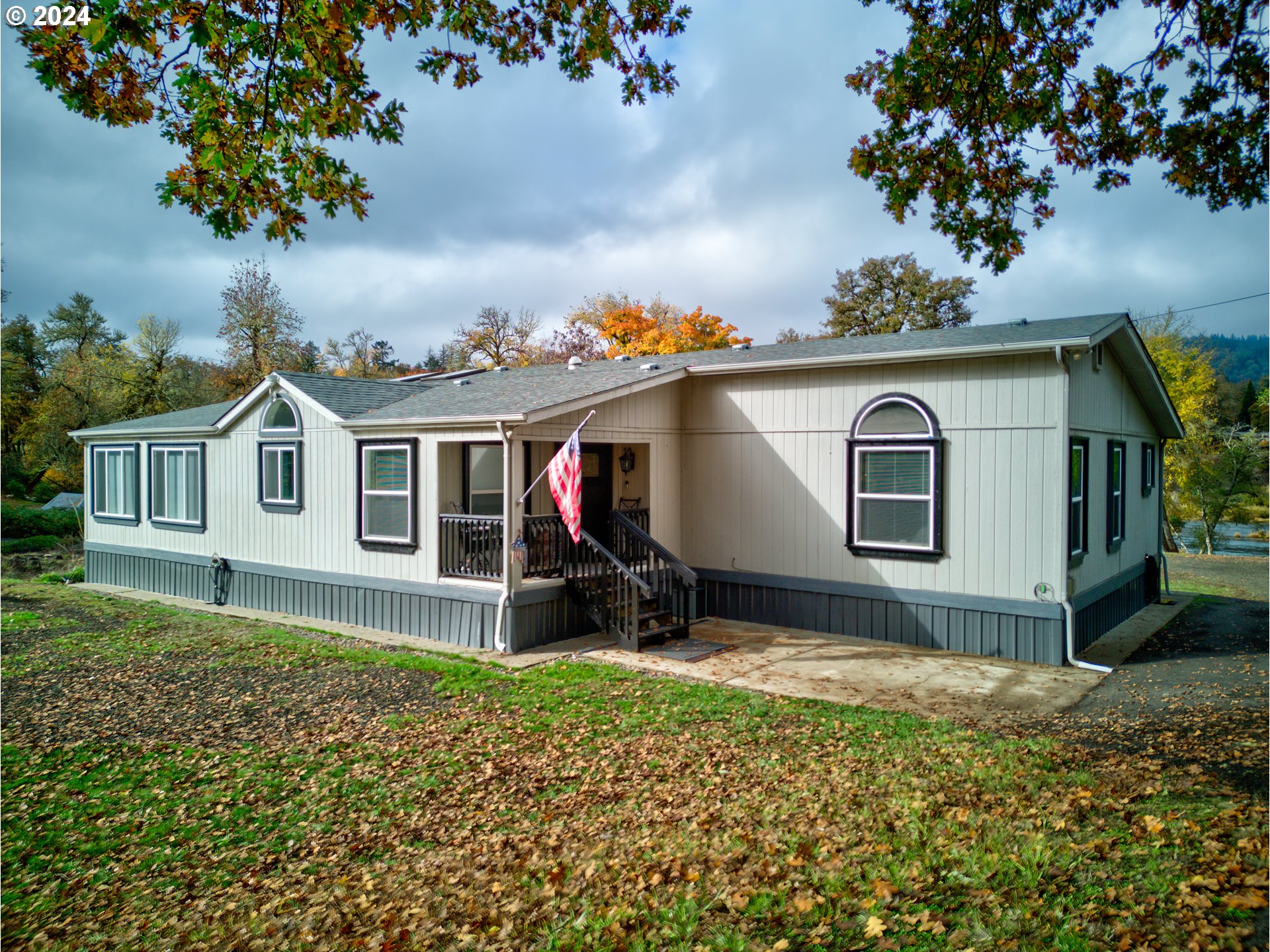 2665 WHISTLERS PARK RD