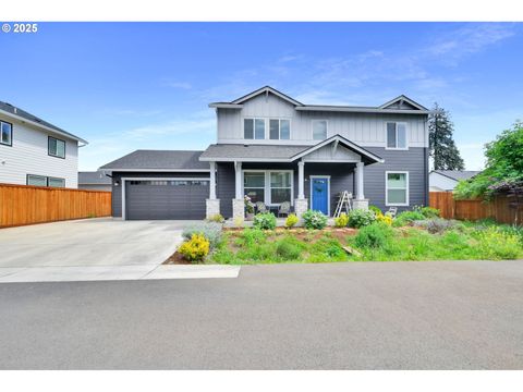 1723 DOTIE DR Springfield OR 97477