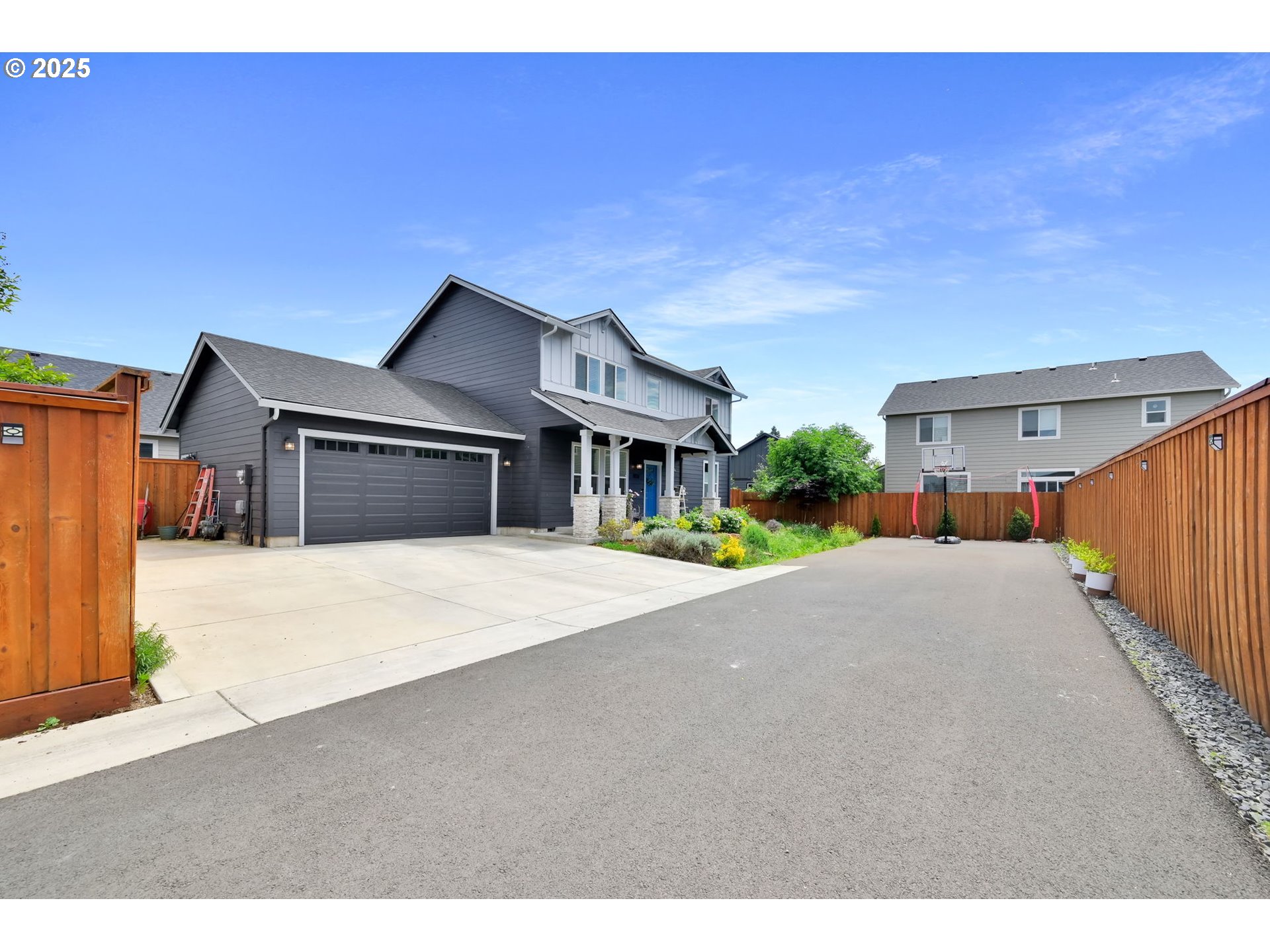 1723 DOTIE DR