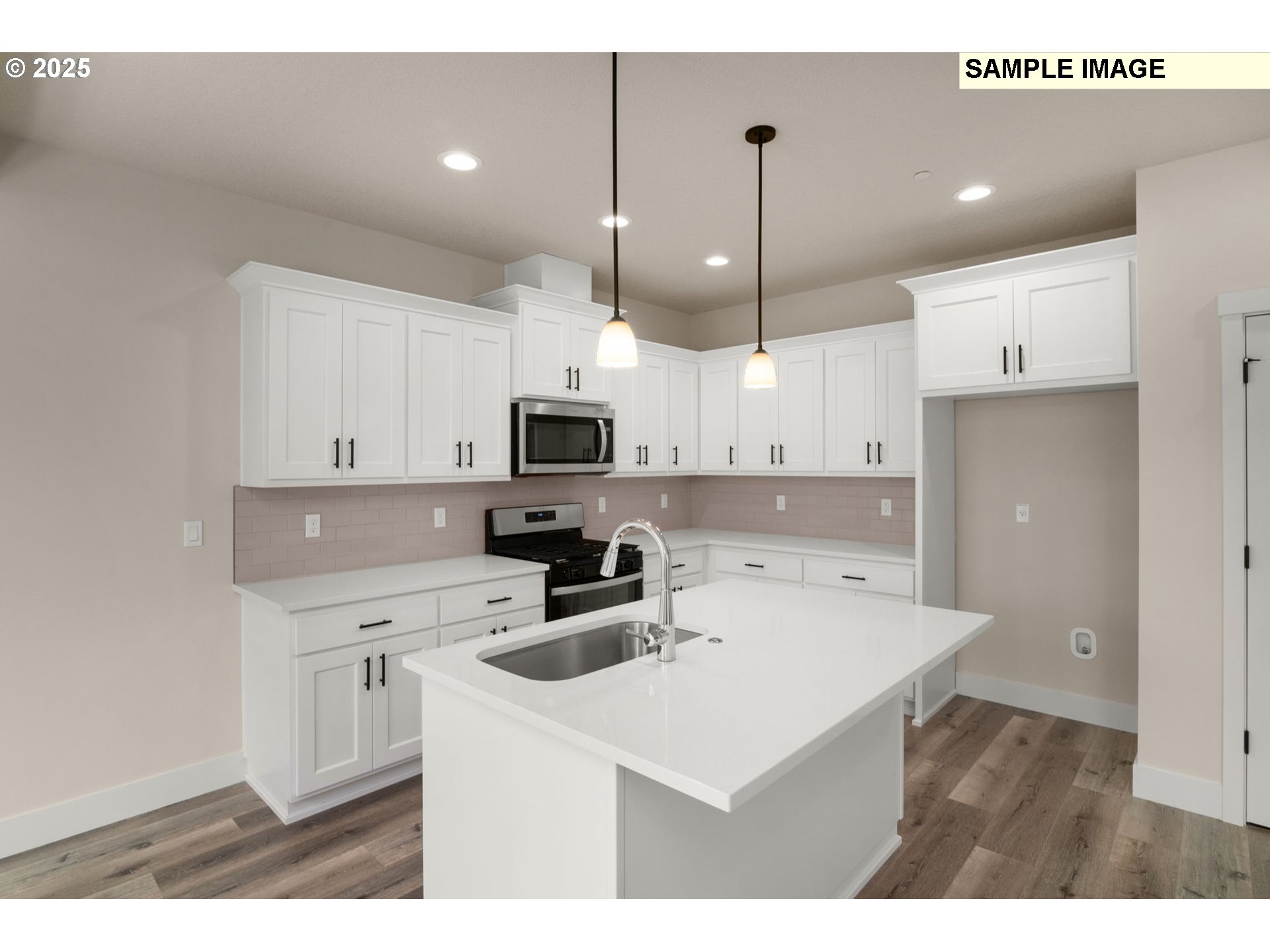 4655 4673 SE Steelhead CT