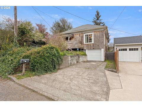 642 CLARK ST North Bend OR 97459