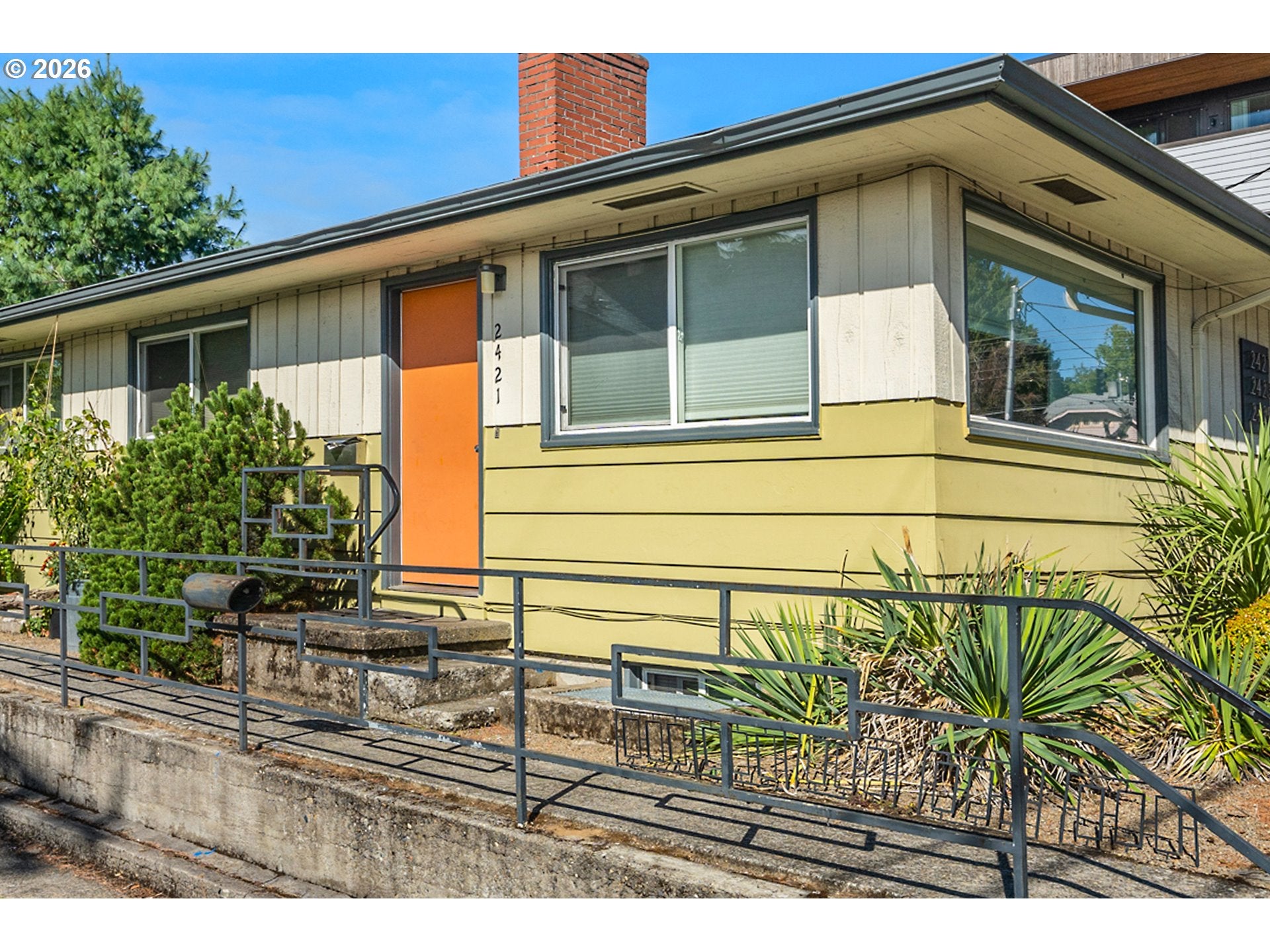 2421 SE 52ND AVE