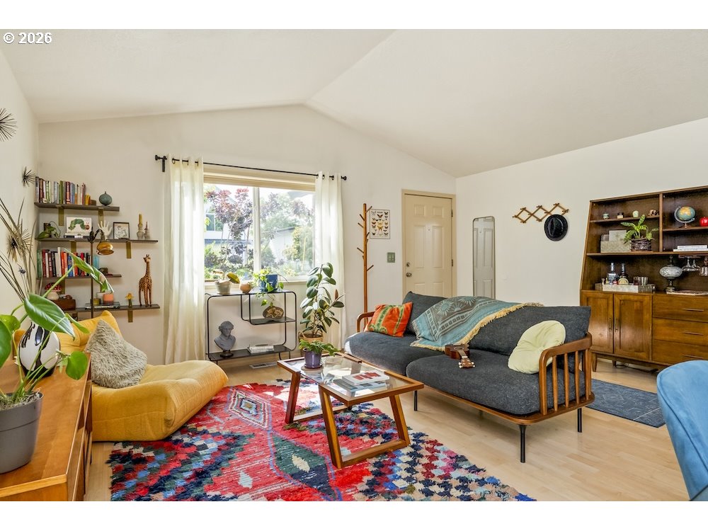 636 SE 84TH AVE