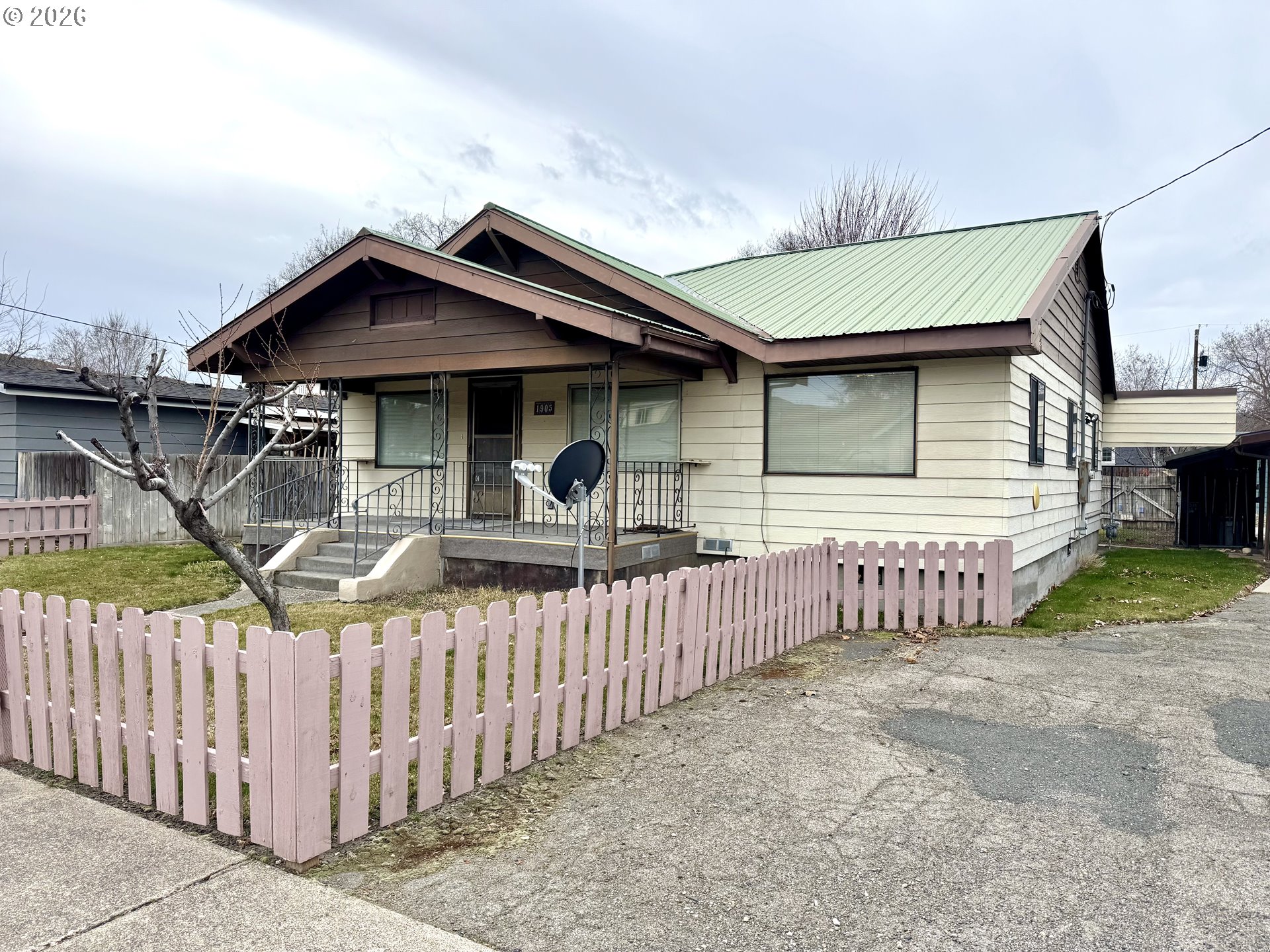 Photo 1 of 25 — 1905 CHERRY ST, Baker City, OR 97814