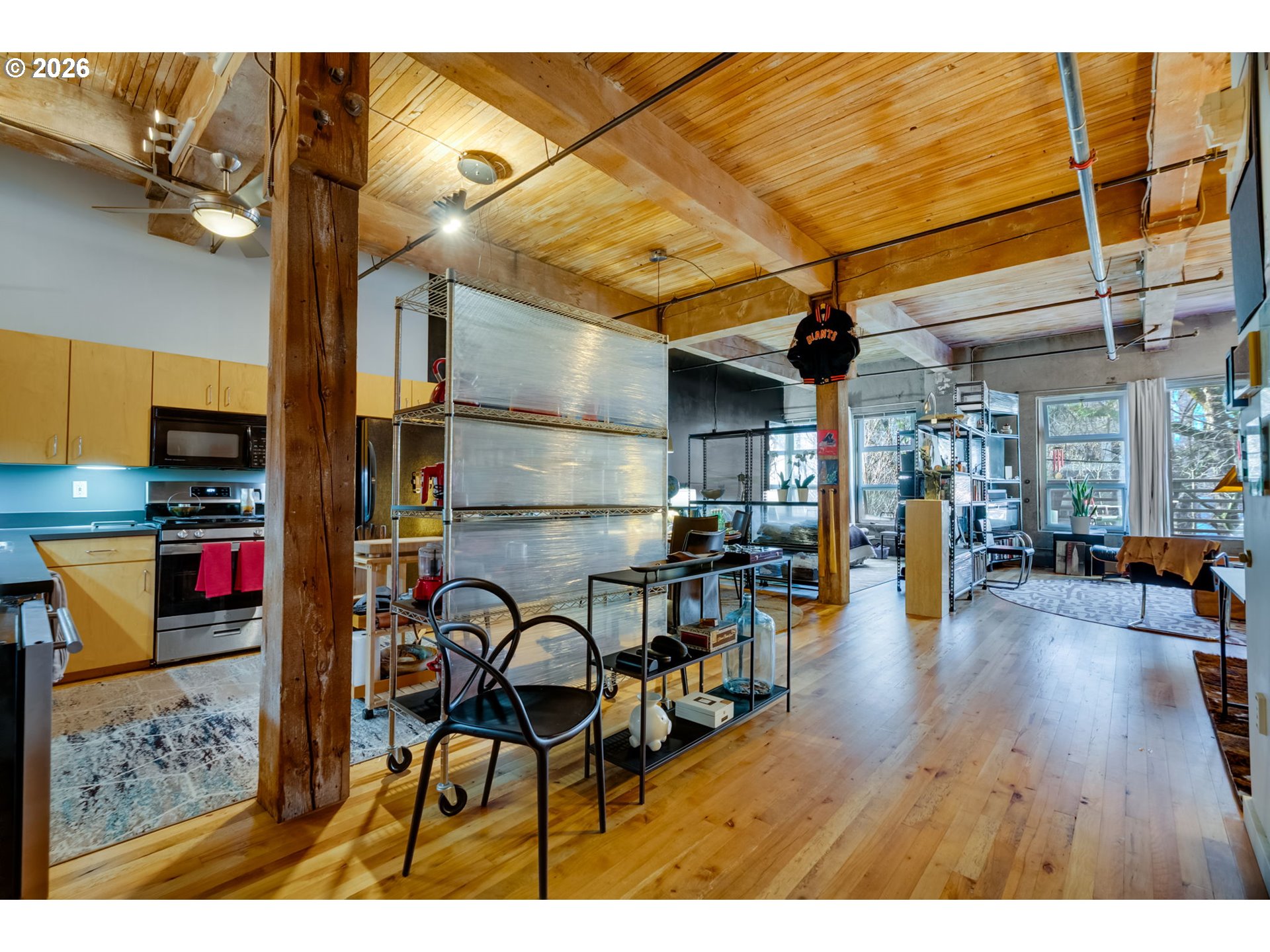 725 NW FLANDERS ST 204