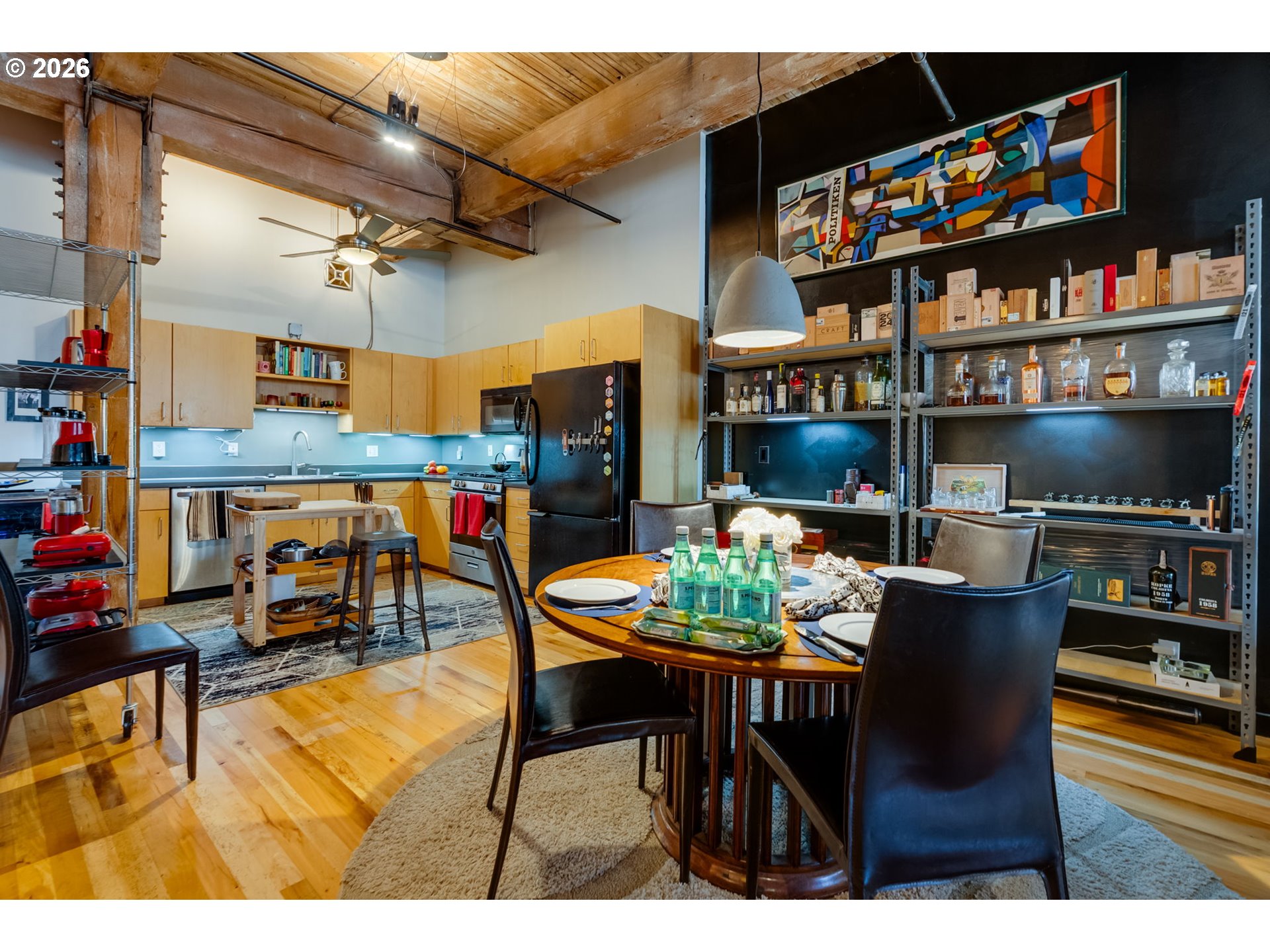 725 NW FLANDERS ST 204