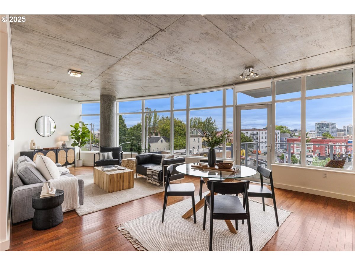 1926 W BURNSIDE ST 301