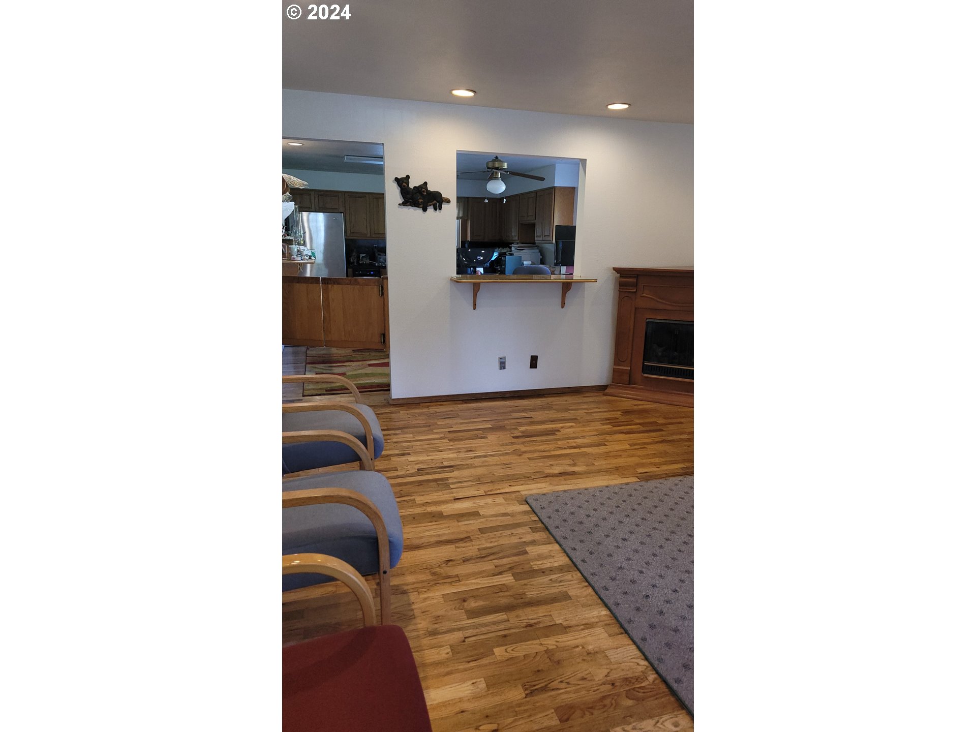 1865 THOMPSON RD
