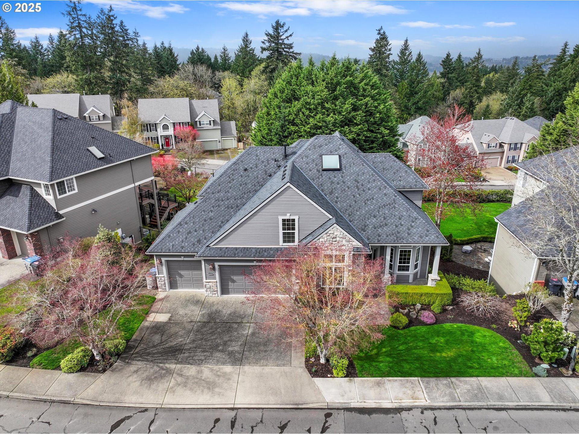 14137 SW MISTLETOE DR
