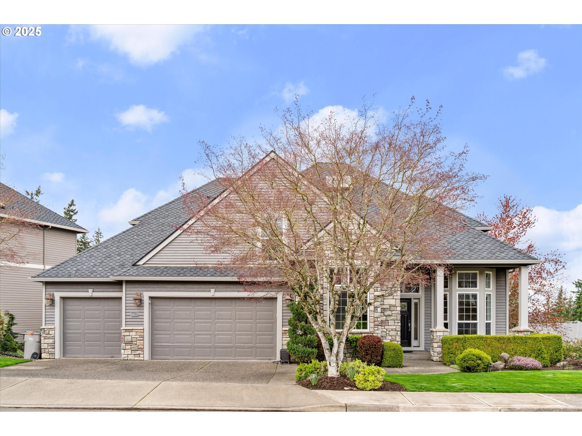 14137 SW MISTLETOE DR