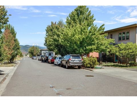 A home in Hood River