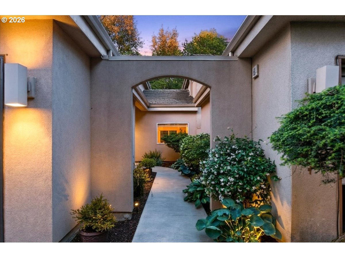 9623 NE OAK VIEW DR