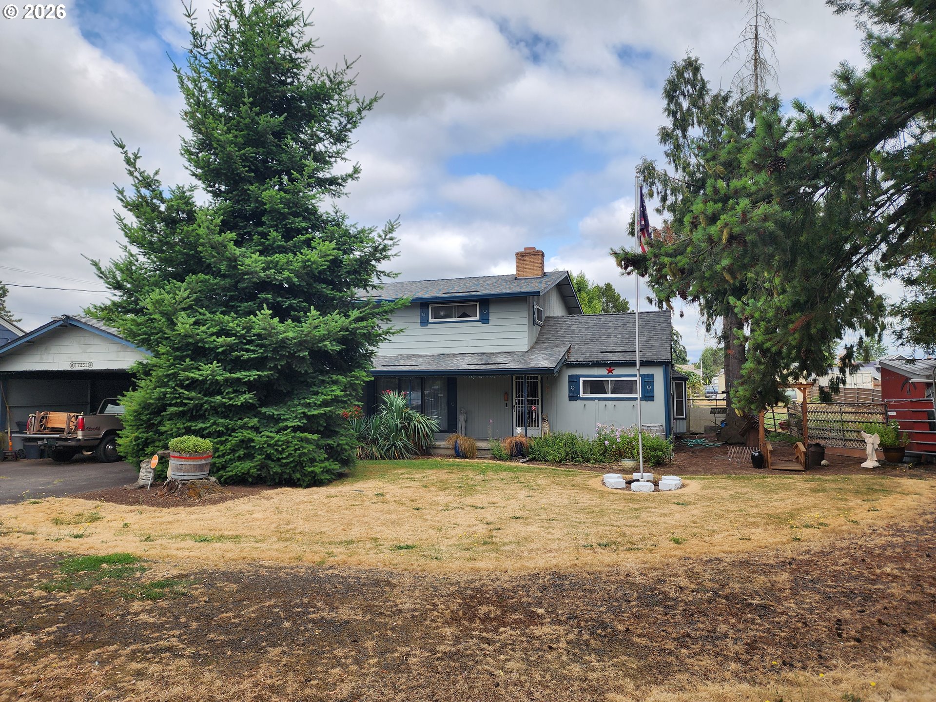 725 W MAIN ST