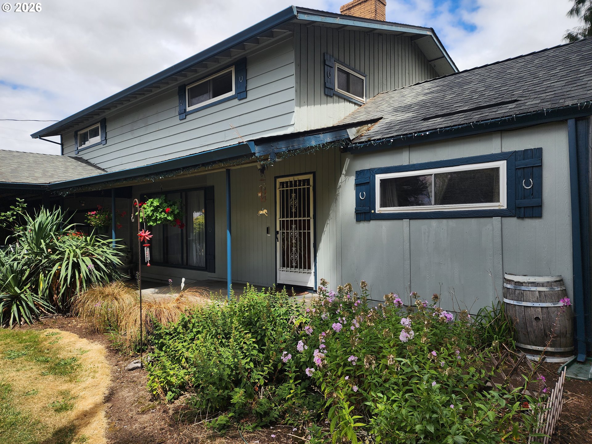 725 W MAIN ST