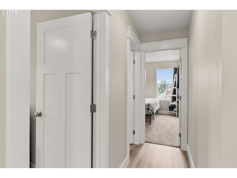 Tiny photo for 630 S 10th St, Creswell, OR 97426 (MLS # 289828518)