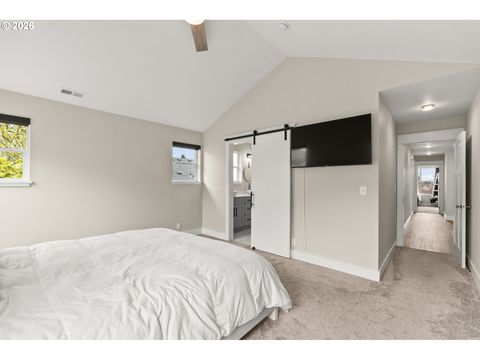 Tiny photo for 630 S 10th St, Creswell, OR 97426 (MLS # 289828518)