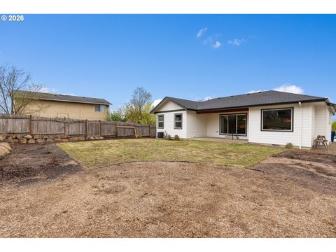 Tiny photo for 630 S 10th St, Creswell, OR 97426 (MLS # 289828518)