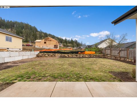 Tiny photo for 630 S 10th St, Creswell, OR 97426 (MLS # 289828518)