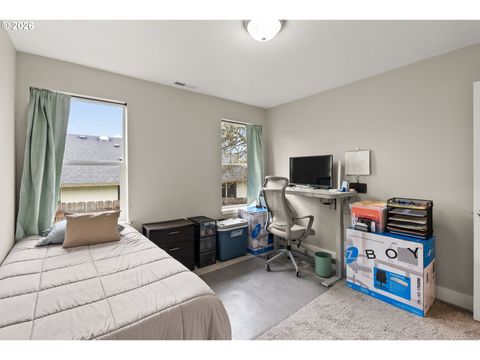 Tiny photo for 630 S 10th St, Creswell, OR 97426 (MLS # 289828518)